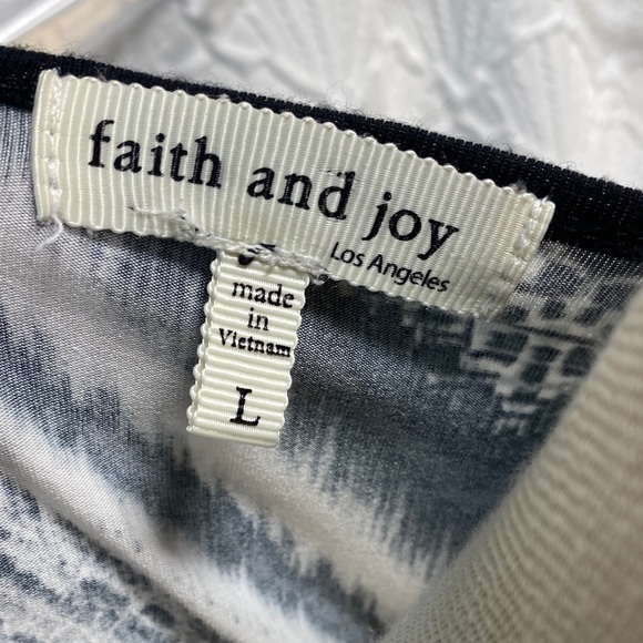 Faith and Joy size large  Black and White‎ Chevron long sleeve stretch casual - Picture 2 of 6